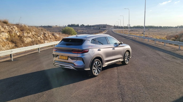 סיל U פלאג־אין של BYD (צילום: אודי עציון)