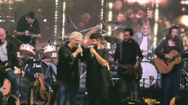 שלמה ארצי ודניאל וייס בדואט משותף (צילום: צילום מסך, רשת X)