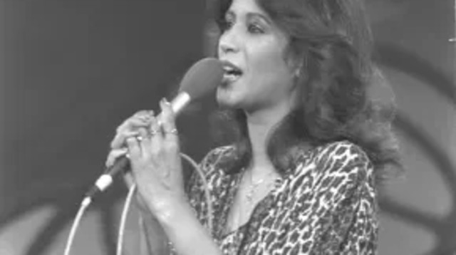 עפרה חזה, 1981 (צילום: יעקב סער, לע"מ)