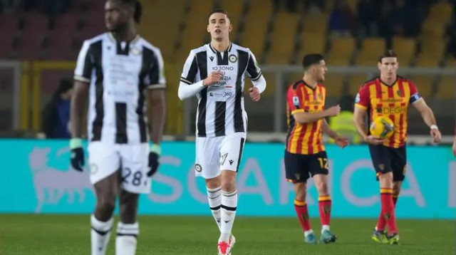 אף אחד לא חגג איתו. לוקה אחרי השער (צילום: GettyImages, Gabriele Maricchiolo/NurPhoto)