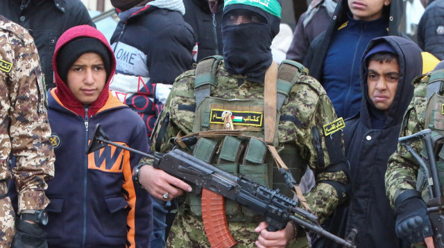 מחבל חמאס (צילום: רויטרס)