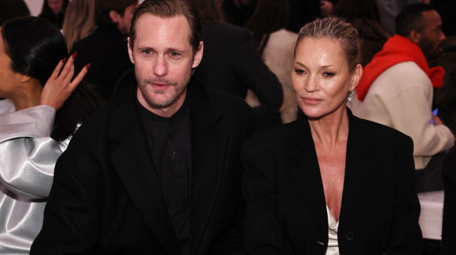 קייט מוס ואלכסנדר סקארסגארד (צילום: Jamie McCarthy/Getty Images)