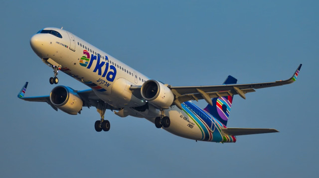 מטוס של ארקיע. הטיסות ליוון תוגברו משמעותית  (צילום: יח"צ ארקיע)