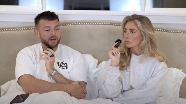 בוני בלו, מספרת על עניין ההריון (צילום: צילום מסך מתוך יוטיוב)