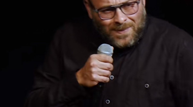 הסטנדאפיסט הערבי-ישראלי נידאל בדארנה (צילום: צילום מסך טיקטוק)