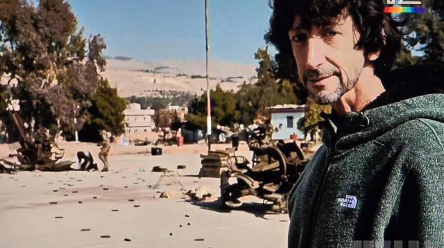 איתי אנגל בדמשק - "עובדה" (צילום: צילום מסך קשת 12)