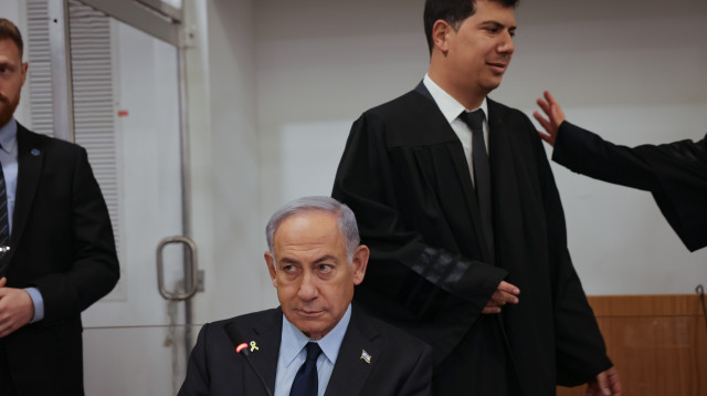 בנימין נתניהו בבית המשפט (צילום: מרים אלסטר, פלאש 90)