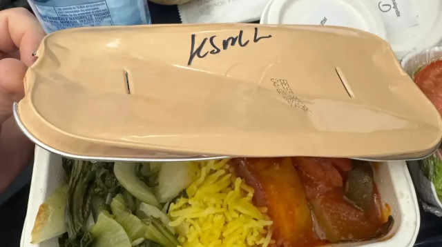 הארוחה שסומנה ככשרה (צילום: צילום מסך רשת X)