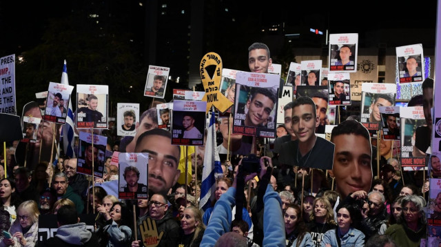 כיכר החטופים (צילום: אבשלום ששוני)