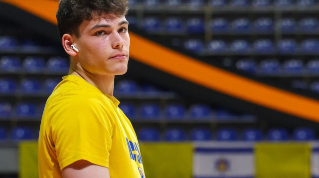 שחקן מכבי תל אביב עומר מאייר (צילום: אתר רשמי, דראגן טשיץ', מכבי ת"א)