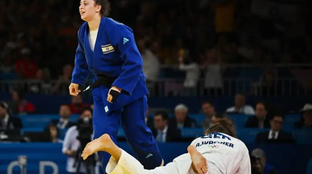 ענבר לניר לאחר הניצחון (צילום: רויטרס)