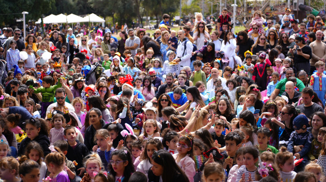 פורים בגן רבקה  (צילום: מייק אדרי)