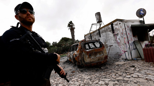 הרס בנתיב העשרה אחרי שבעה באוקטובר (צילום: רויטרס)