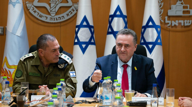 ישראל כ"ץ, אייל זמיר (צילום:  אריאל חרמוני, משרד הביטחון)