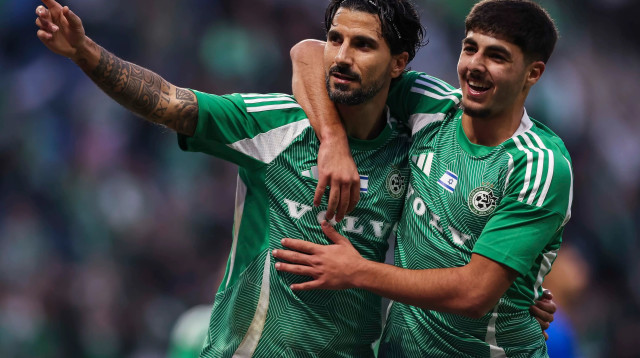 שחקני מכבי חיפה איאד חלאילי, ליאור רפאלוב (צילום: מאור אלקסלסי)