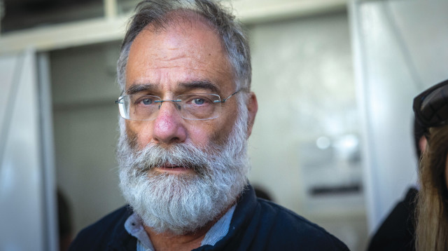 יובל כרמי בבית המשפט, 2023 (צילום: יונתן זינדל פלאש 90)