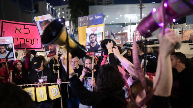 כיכר החטופים (צילום: אבשלום ששוני)