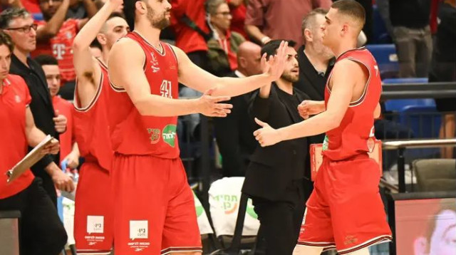 הפועל תל אביב מגיעה למאני טיים באירופה במומנטום מצוין (צילום: ברני ארדוב)