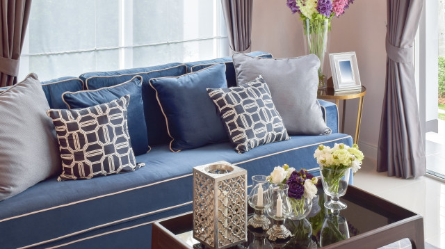 נרות, בית עם נרות (צילום: אינגאימג')