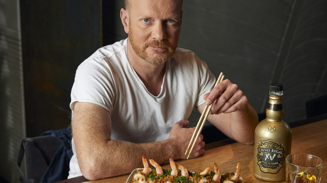 יובל בן נריה - מחווה לסינית האדומה (צילום: אפיק גבאי)