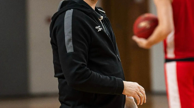 מאמן הפועל תל אביב דימיטריס איטודיס (צילום: אתר רשמי, האתר הרשמי של הפועל תל אביב)