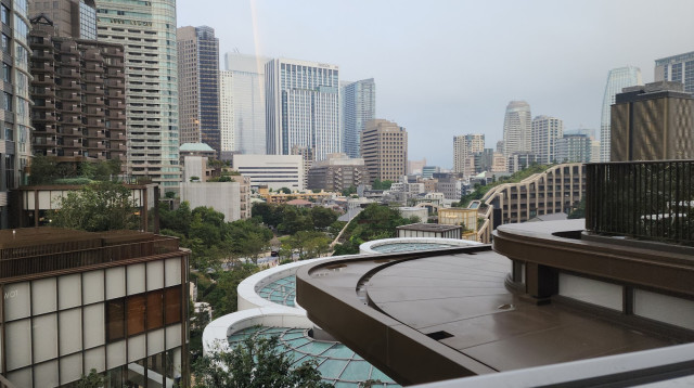 מבט אל AZABUDAI HILLS  (צילום: דנה סתוי)