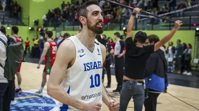 סל מכריע ברבע האחרון. טימור (צילום: אתר רשמי, אתר פיב"א)