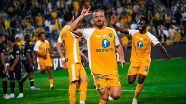 ד"ש לאמילי. עידו שחר חוגג (צילום: שירה קז)