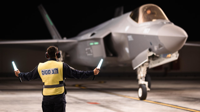  שלושה מטוסי “אדיר” (F-35i) נחתו בבסיס נבטים (צילום: דובר צה"ל)