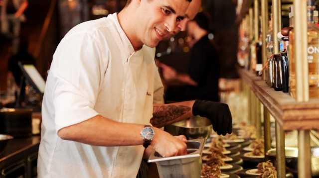 אוראל קמחי, דינר אנד שואו בוויסקי בר מוזיאון (צילום: יח"צ)