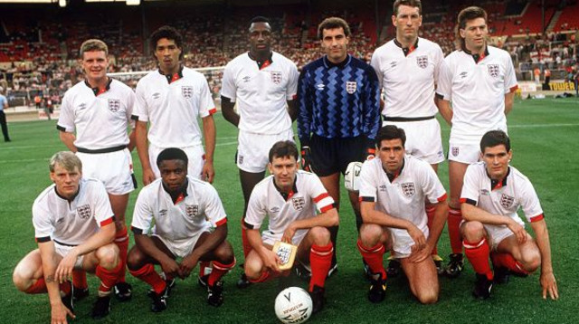 הרכב נבחרת אנגליה 1989 באיצטדיון וומבלי (צילום: Bob Thomas)