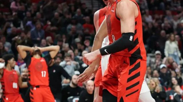 עוד ערב מהנה. אבדיה (צילום: רויטרס)