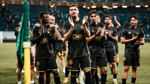 שחקני בית"ר ירושלים (צילום: שירה קז)