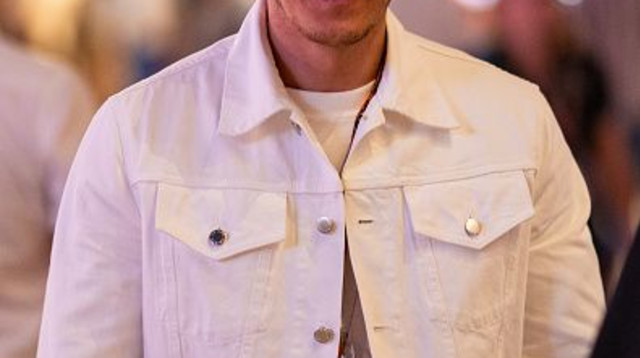 מסוט אוזיל ממשיך להסתבך (צילום: Kym Illman)