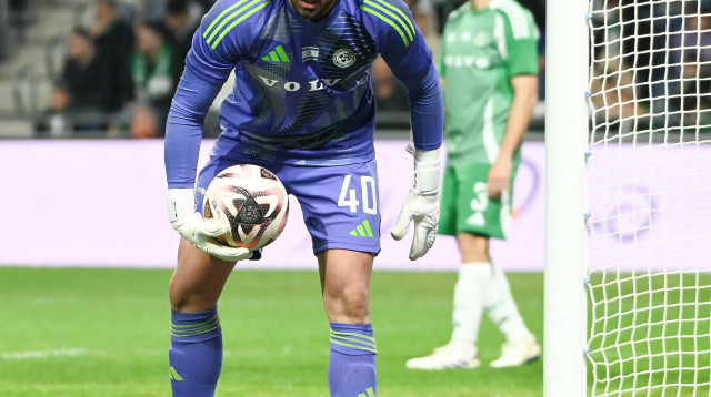 שוער מכבי חיפה שריף כיוף (צילום: ברני ארדוב)