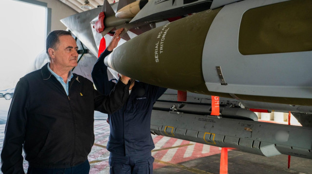 ישראל כ"ץ ביקר בבסיס תל נוף של חיל האוויר (צילום: אריאל חרמוני, משרד הביטחון)