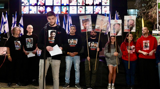 סשה טרופנוב (צילום: אבשלום ששוני)