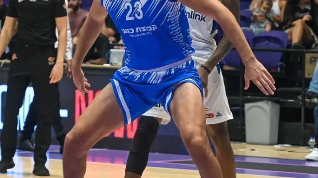 ברמת גן מקווים שסרור יתאושש ויוכל לשחק (צילום: ברני ארדוב)