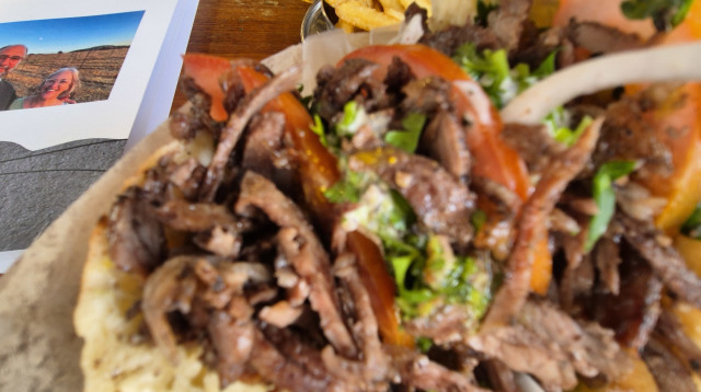 שווארמה רמב"ם (צילום: ניר קיפניס)