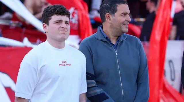 הגיעו לצפות בקבוצה שלהם. אדמונד ומויז ספרא (צילום: קובי אליהו)