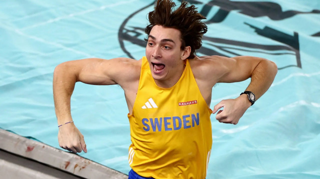 ארמנד דופלנטיס קופץ במוט שבדי (צילום: רויטרס)