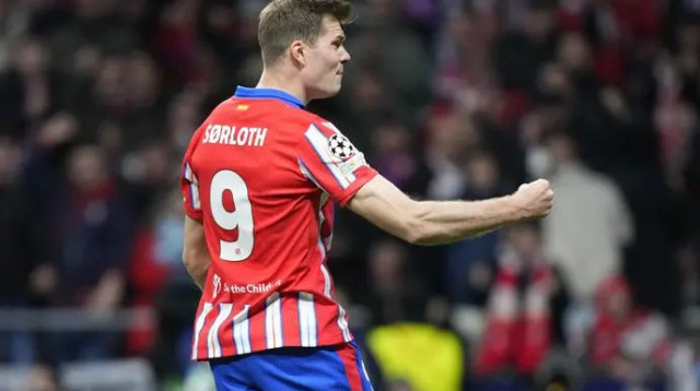 שוב כבש נגד ברצלונה. סורלות (צילום: אימג'בנק  GettyImages, Image Photo Agency)