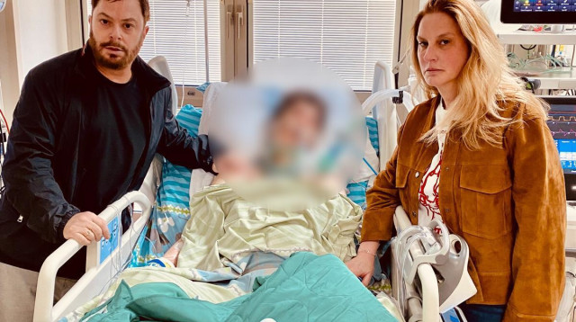 יותם בנו של ד"ר אילן רבינוביץ' בבית החולים  (צילום: באדיבות המשפחה)