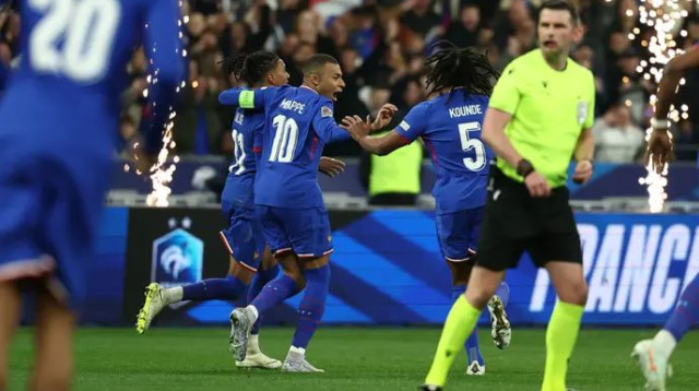 כמה שזה היה קשה. אמבפה חוגג את ה-0:1 (צילום: אימג'בנק  GettyImages, FRANCK FIFE/AFP)