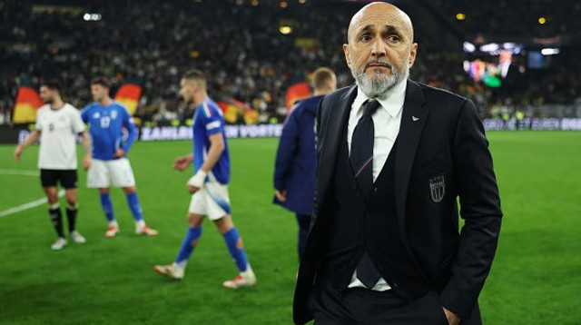 לוצ'יאנו ספאלטי (צילום: Lars Baron - UEFA)