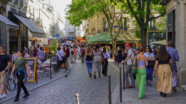 רחובות פריז (צילום: שאטרסטוק)