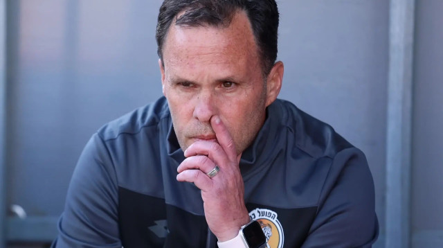 נועם שוהם מאמן הפועל כפר שלם (צילום: קובי אליהו)