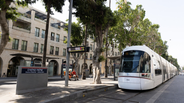 הרכבת הקלה (צילום: דפנה טלמון)