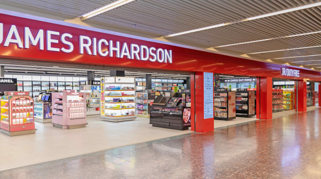 חנות חדשה לג'יימס ריצרדסון דיוטי פרי בטרמינל 1 (צילום: רן הלל)