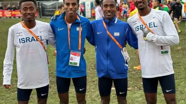 רביעיית הרצים הישראלים (צילום: אתר רשמי, איגוד האתלטיקה)